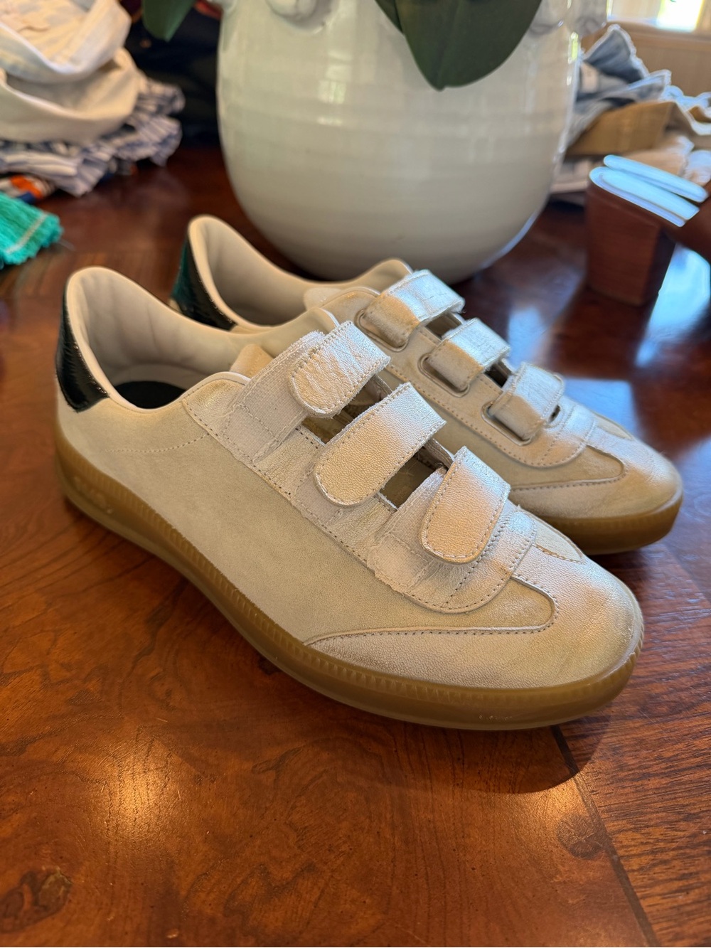 P448 Velcro Sneakers with Gum Sole